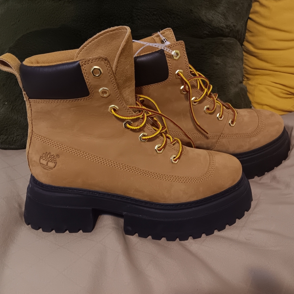 Timberland Women's Sky 6" Lace-Up Boots